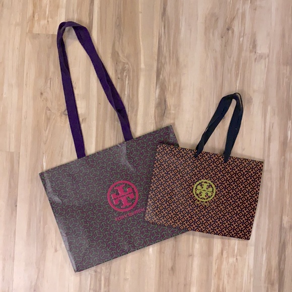 ❤️ Tory Burch Large and Small Logo Shopping Bags - Picture 10 of 10